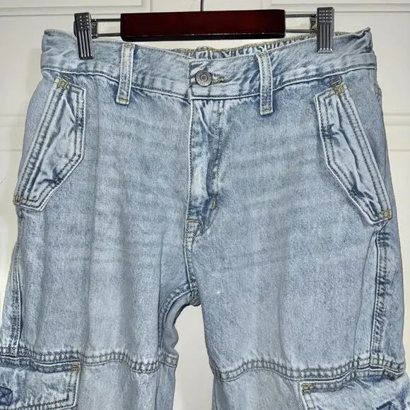 Aeropostale Light Wash Denim Cargo Pants size small - Picture 4 of 7